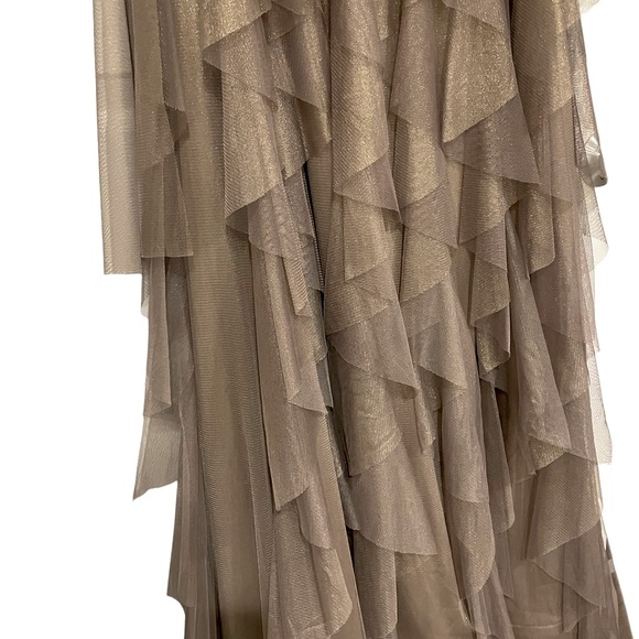 Rare find. Formal dress built in cups long size 8 EUC - Picture 3 of 6